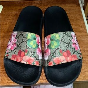 Authentic Gucci Blooms Supreme slide sandals
